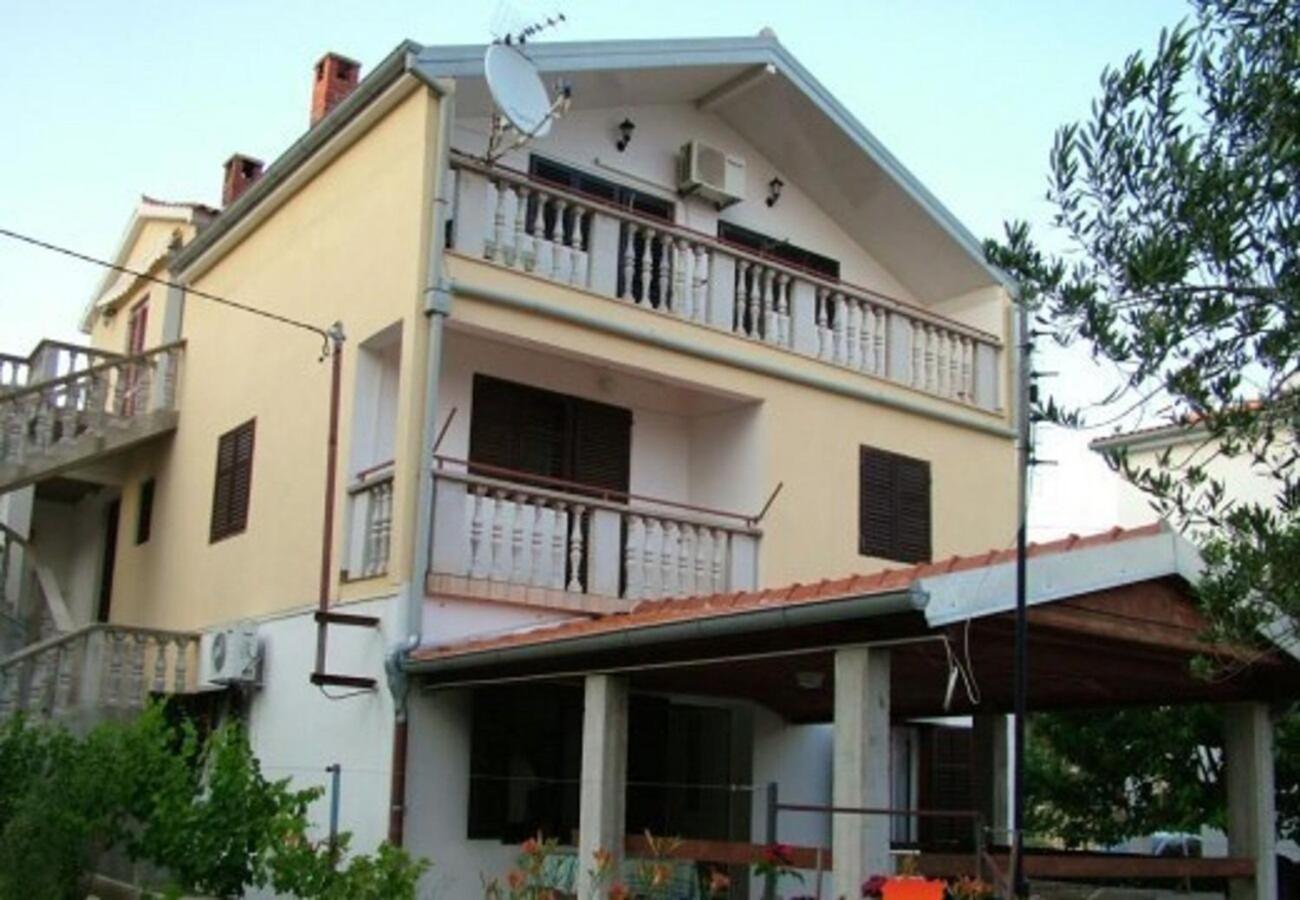 Darko Appartement Vir